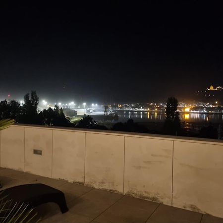 River Town View - Luxury Apartment With Jacuzzi On Terrace Віана-ду-Каштелу Екстер'єр фото