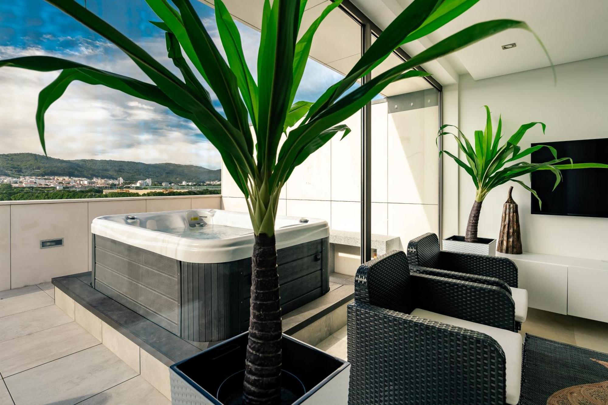River Town View - Luxury Apartment With Jacuzzi On Terrace Віана-ду-Каштелу Екстер'єр фото