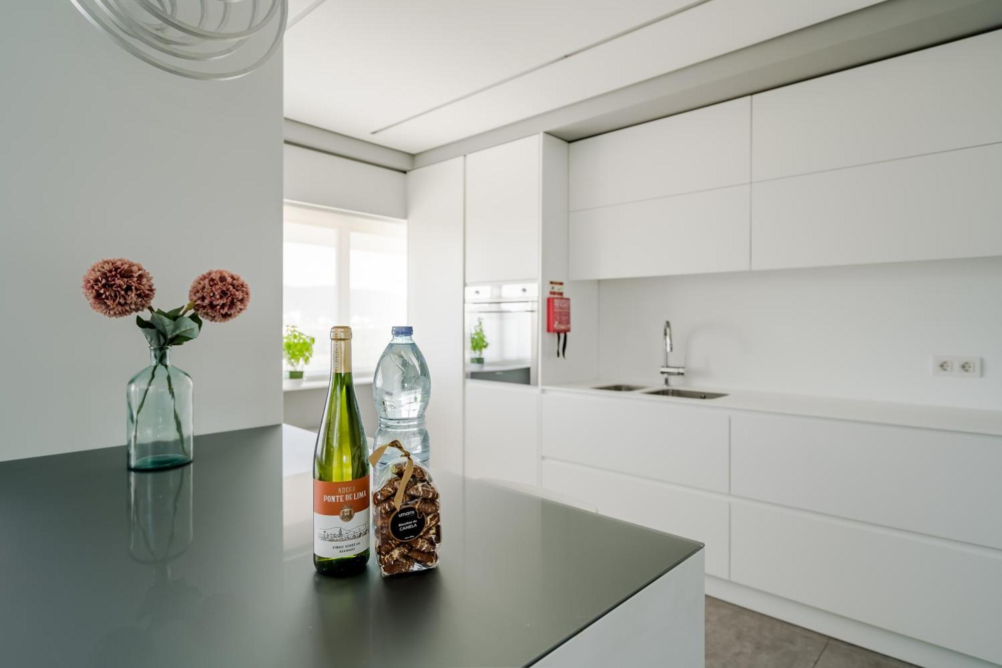 River Town View - Luxury Apartment With Jacuzzi On Terrace Віана-ду-Каштелу Екстер'єр фото